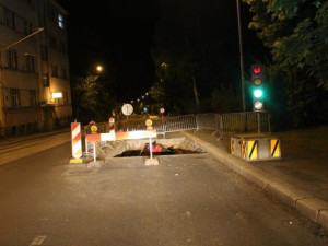 Mladá řidička schovala Punto do výkopu. Zranila sebe i kamaráda. Foto: Policie ČR