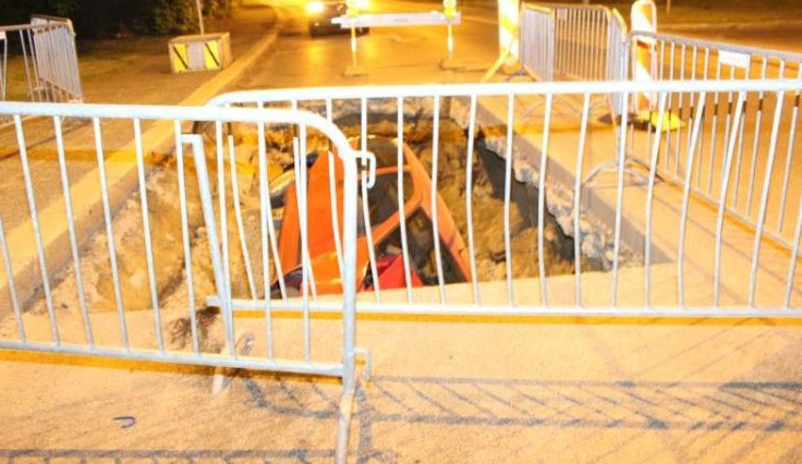 Mladá řidička schovala Punto do výkopu. Zranila sebe i kamaráda. Foto: Policie ČR