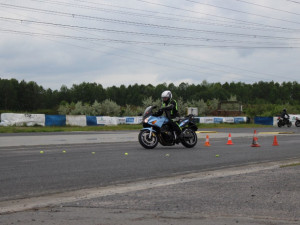 Na Autodromu v Sosnové se 60 motocyklistů učilo, jak "přežít"