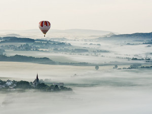 Nad Českým rájem létala vzducholoď s pěti balony