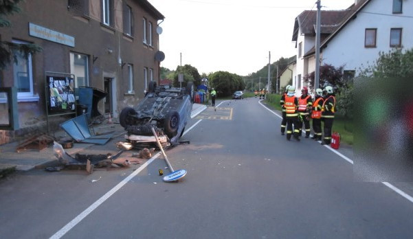 Nehoda ve Vísce. Foto: Policie ČR