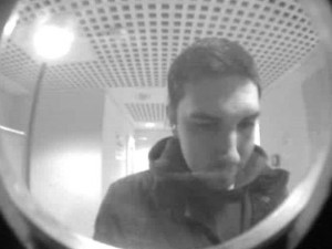 Tahle dvojice vybírala z kradených karet. Poznáváte je?