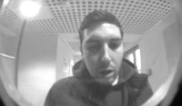 Tahle dvojice vybírala z kradených karet. Poznáváte je?