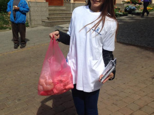 O nákupy kolemjdoucích se někdy museli postarat hostesky. Pinkání mělo přednost.