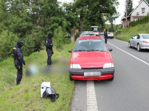 Zakuklenci si v Mníšku počíhali na drogového dealera