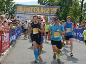 Na trať Run Tour 2015 vyběhly stovky závodníků