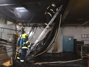 Požár střechy v Chrastavě napáchal několikamilionovou škodu