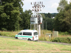 Mladíci kradli olej z transformátorů. Foto: Policie ČR