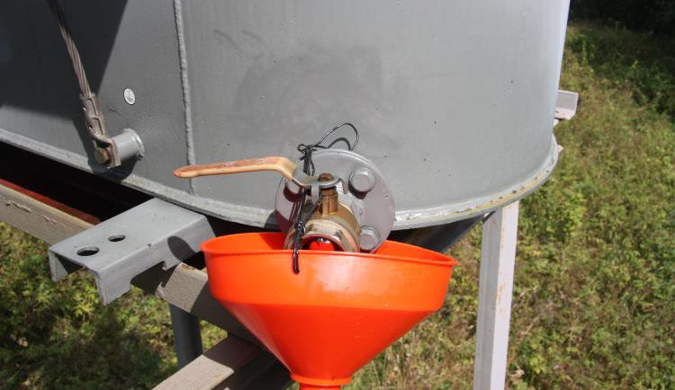 Mladíci kradli olej z transformátorů. Foto: Policie ČR