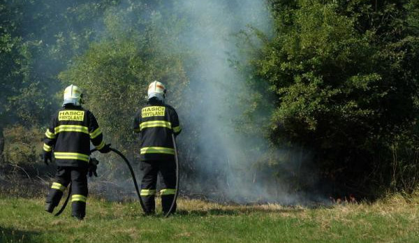 Pozor, kam házíte nedopalek! Riziko požárů stále stoupá. Foto: Martina Petrášková