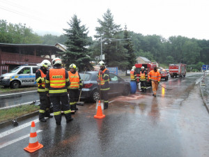 Dvanáct, přesně k tolika dopravním nehodám vyjížděli hasiči v Libereckém kraji za uplynulých 24 hodin