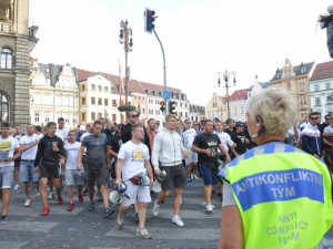 Fanoušci Hajduku odjeli, technické služby se v noci nezastavily