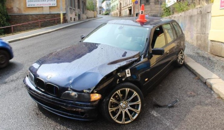 Policie obvinila opilého řidiče, který havaroval v Jablonci. Foto: Policie ČR
