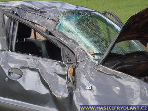 U dopravní nehody za Frýdlantem zasahoval vrtulník