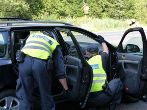 Od marihuany až po kokain. Celníci se na Mácháči činili. Foto: Celní správa