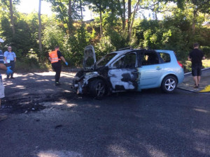 U motorestu na průtahu Libercem hořela tři auta