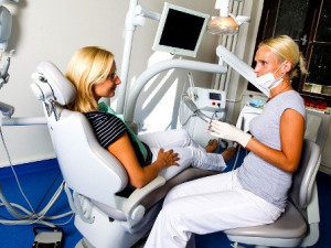 Zubní pohotovost v "osekaném" režimu opět otevře v říjnu