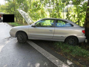 Řidička vyrazila na silnici s více než třemi promile. Havarovala