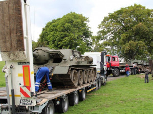 Tanky dorazily pod Ještěd, rozpoutají tam velkou bitvu