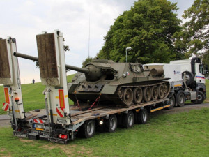 Tanky dorazily pod Ještěd, rozpoutají tam velkou bitvu