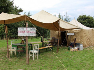 Tanky dorazily pod Ještěd, rozpoutají tam velkou bitvu