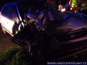 Řidič naboural do trafostanice ve Frýdlantu, zranil se