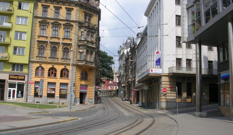 Rumunská ulice by měla dostat nový povrch, panely zmizí