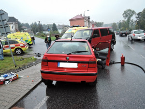 Vážná nehoda na silnici I/14 si vyžádala život seniorky. Foto: HZSLK