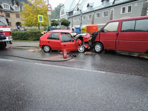 Vážná nehoda na silnici I/14 si vyžádala život seniorky. Foto: HZSLK