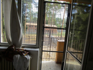 Takhle žijí uprchlické děti v Bělé, podle ombudsmanky hůře než vězni. Foto: Stanislav Biler