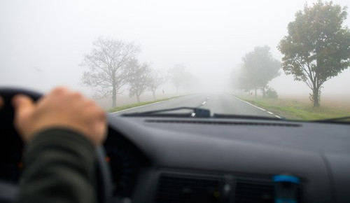 Uplakané dušičkové počasí je nebezpečné nejen pro řidiče