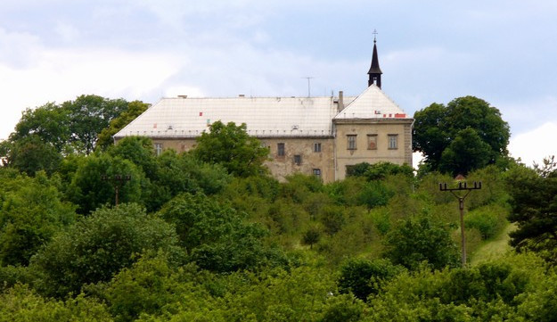 Ve staré kapli zámku ve Svijanech objevili ve zdi chlebovou pec