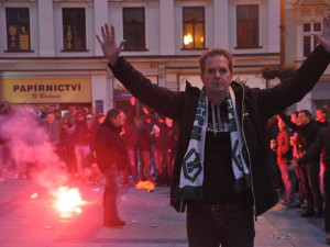 Libercem prošel pochod fanoušků Groningenu, policie musela zasahovat