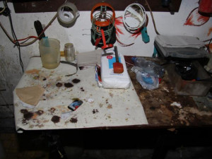 Nepořádek, všudypřítomné chemikálie  a zápach