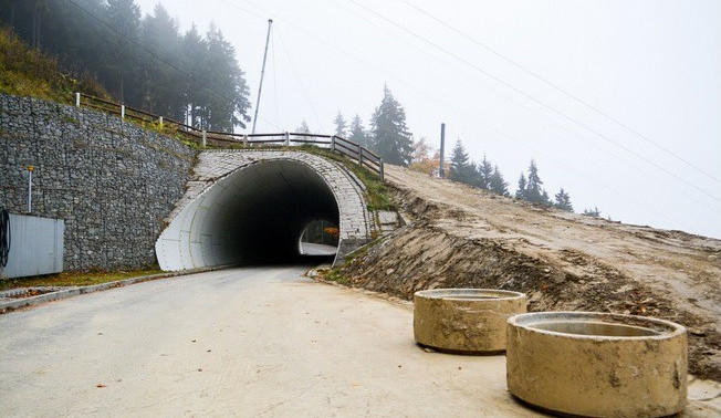 Tunel pod sjezdovkou na Ještědu je opraven. Dělníci odtěžili 990 kubíků zeminy