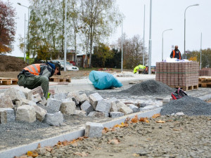 V Dobiášově ulici se začíná rýsovat nový kruhový objezd