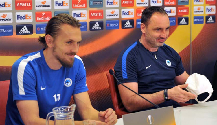 Pokud chceme myslet na postup, potřebujeme zvítězit, říká před utkáním s Groningenem Trpišovský