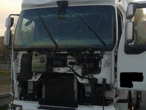 Nehoda na průtahu Libercem zkomplikovala technickým službám podzimní úklid