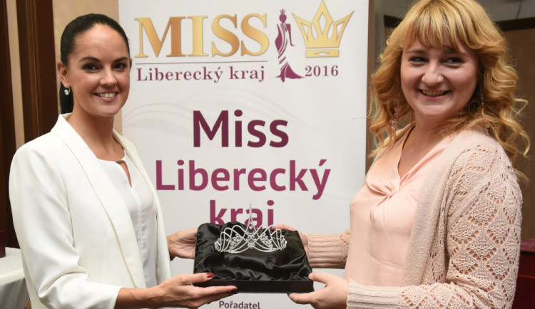 Korunka pro Miss od firmy Šenýr - Veronika Šťastná a Olga Kopalová Rynešová