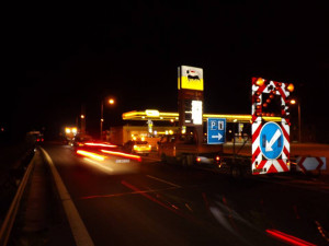 Porouchaná Avie blokovala celé úterní odpoledne silnici na Děčín