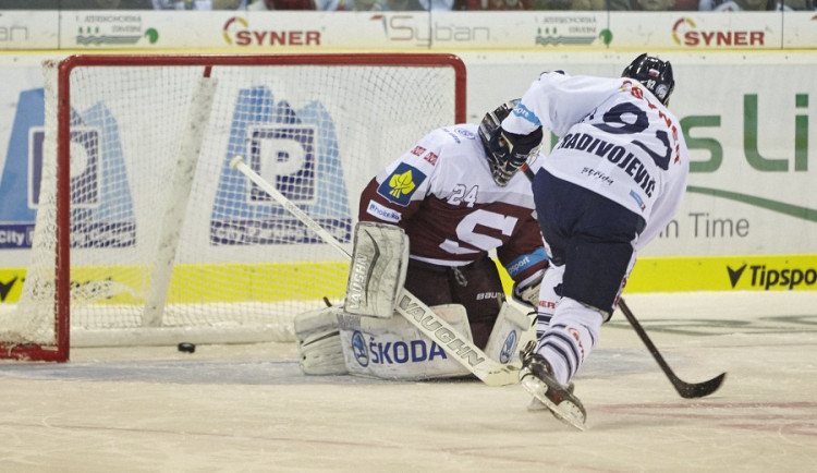 Tygři v dohrávce jedou na led pražské Sparty. Vyhrají venku pošesté v řadě?
