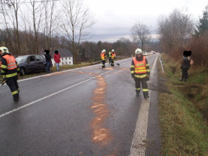 Silnici na Frýdlant v pátek zablokovala nehoda u přehrady Mlýnice