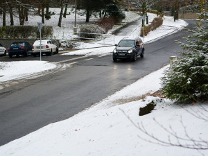 Na Aloisině výšině je po dvou letech dokončena oprava  ulice