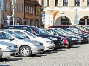 Po měsíční přestávce se  v České Lípě bude znovu platit za parkování
