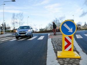 V Rochlici se v pondělí otevřel nový kruhový objezd