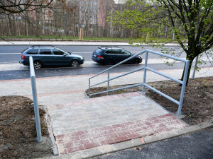 V Rochlici se v pondělí otevřel nový kruhový objezd