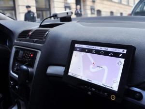 Kamery, nové radiostanice i lustrace přes tablet. Policie vybavila auta moderními technologiemi