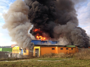 Požár v turnovské továrně Agba