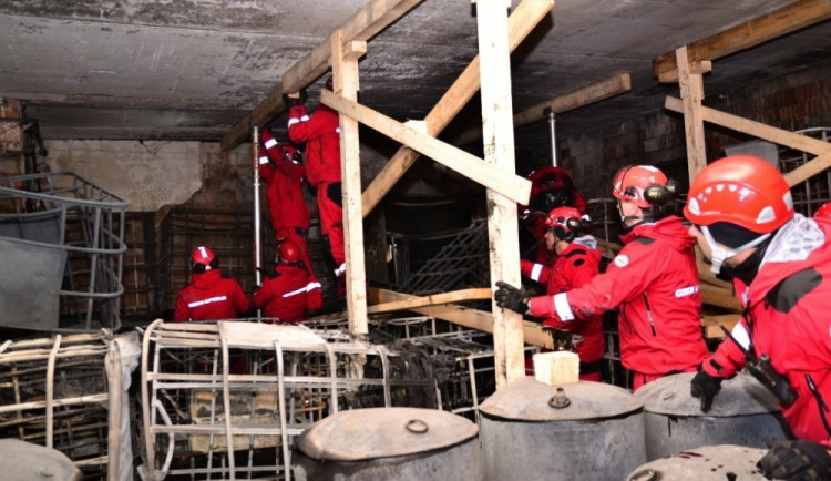 V turnovské továrně Agba začalo vyšetřování příčiny čtvrtečního požáru