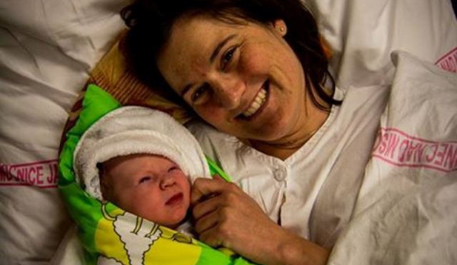 Akrobatická lyžařka Nikola Sudová přivedla na svět syna